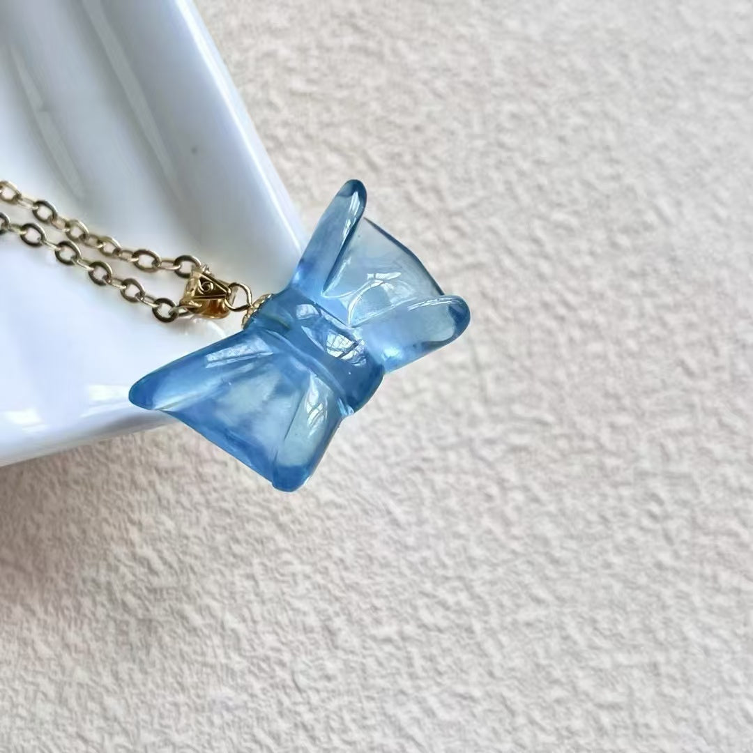 Natural aquamarine bow pendant