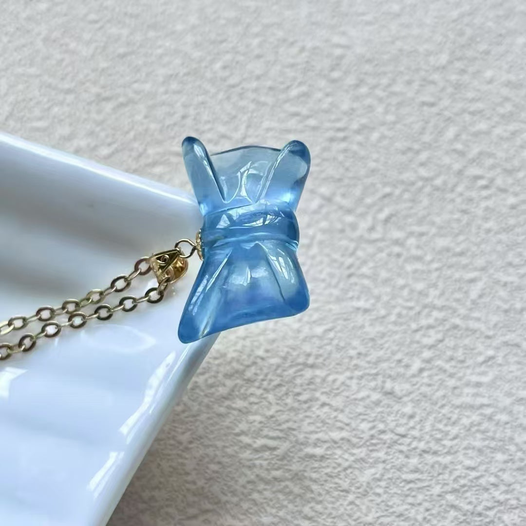 Natural aquamarine bow pendant